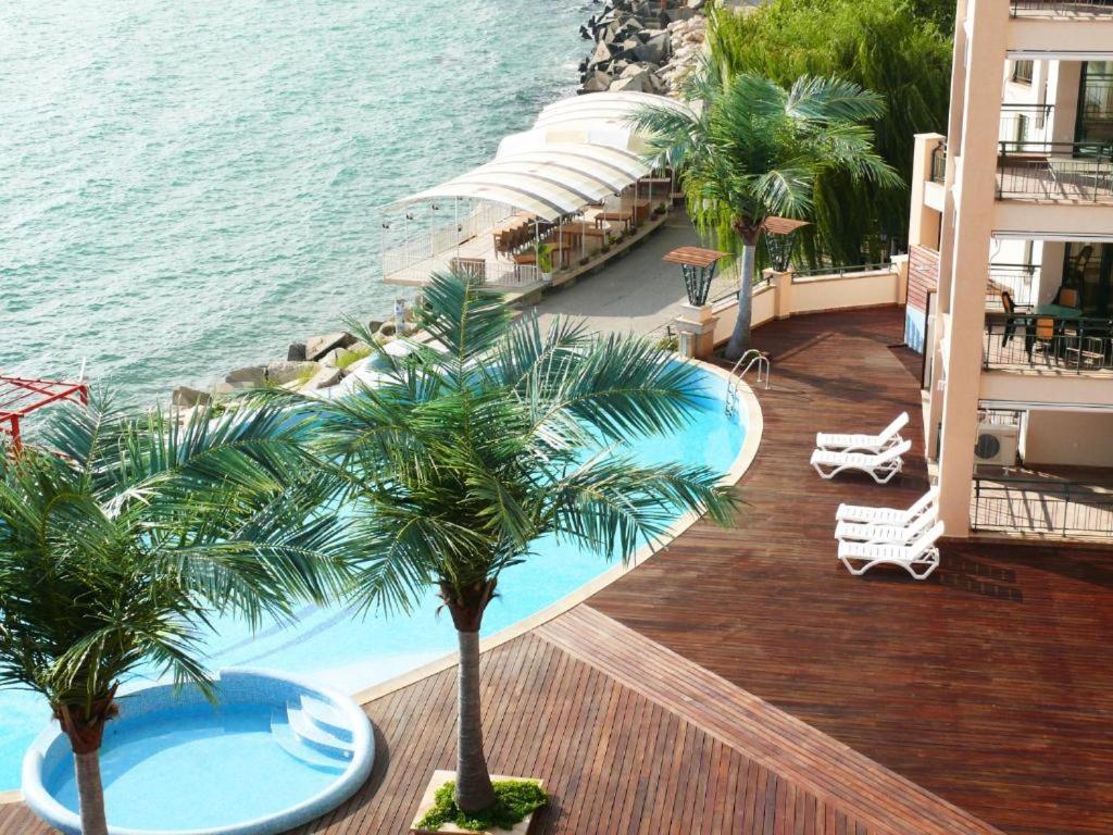 Privat Apartament Marina City Balchik Eksteriør billede