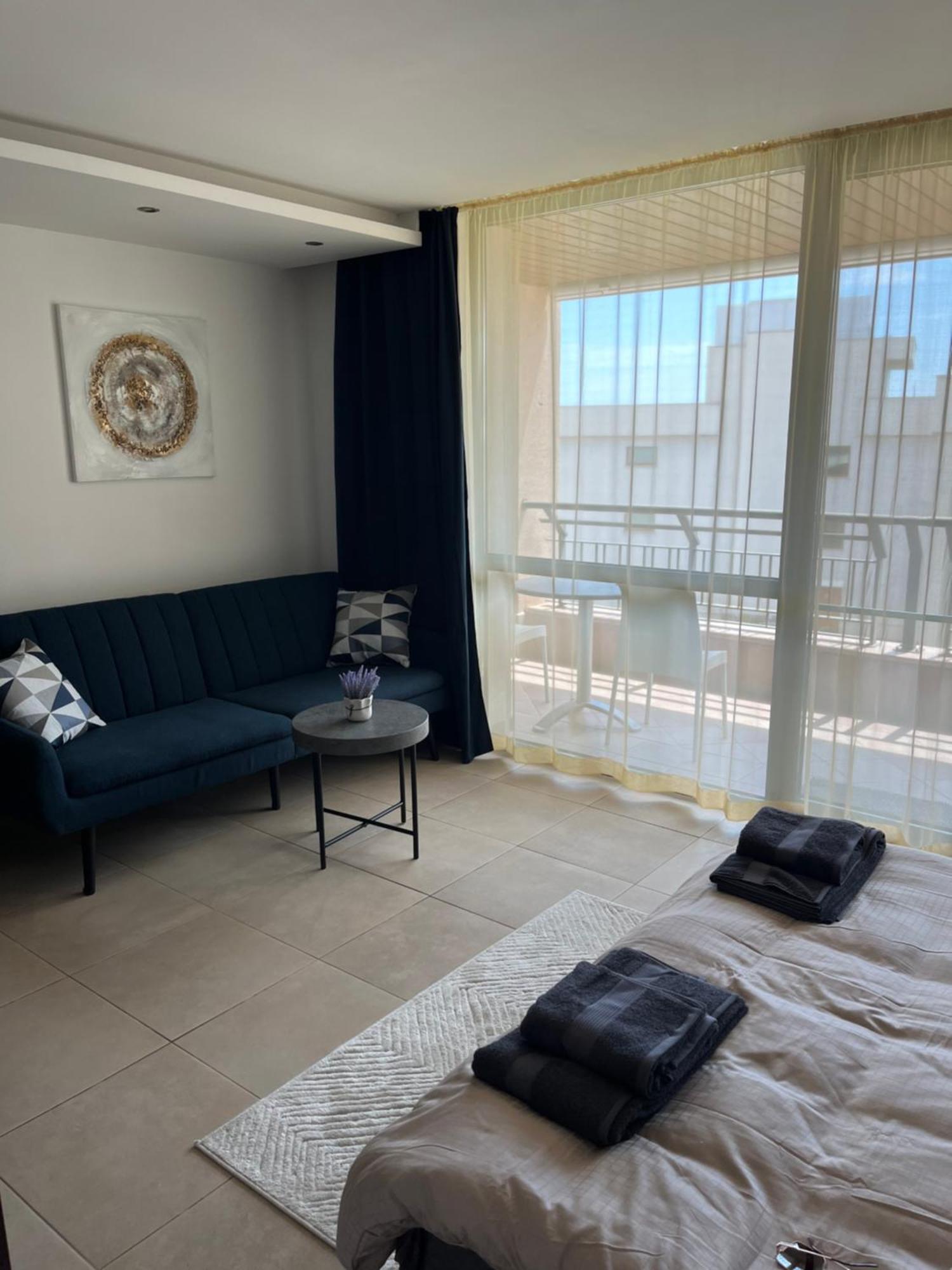 Privat Apartament Marina City Balchik Eksteriør billede